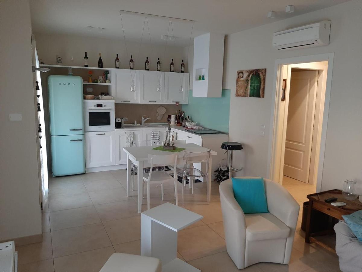 Nuova Casa Al Lago Con Piscina Desenzano del Garda Luaran gambar