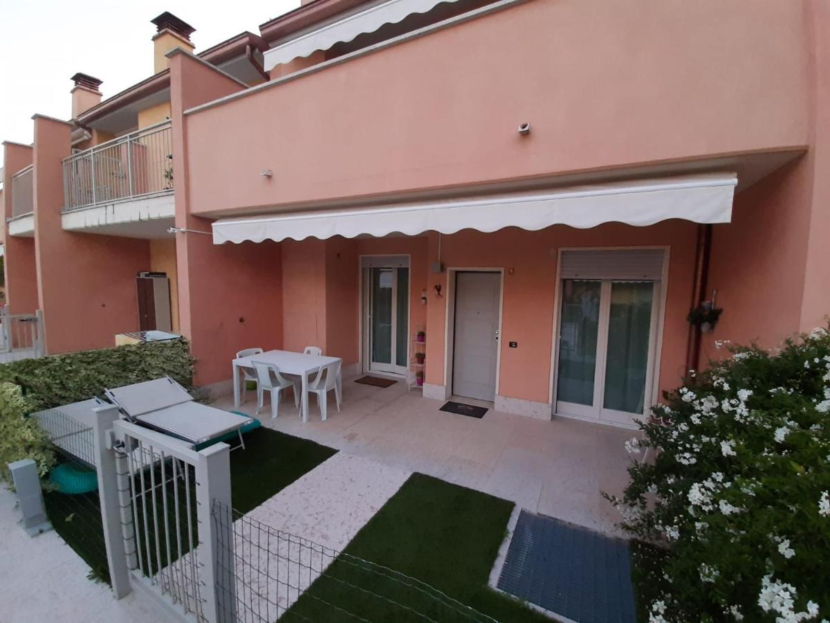 Nuova Casa Al Lago Con Piscina Desenzano del Garda Luaran gambar