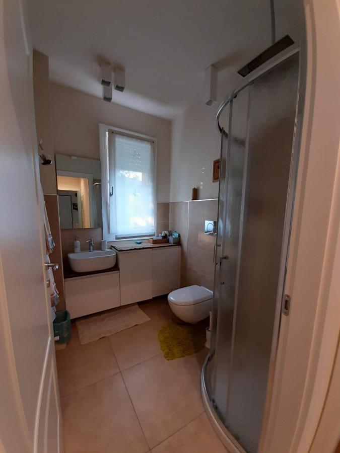 Nuova Casa Al Lago Con Piscina Desenzano del Garda Luaran gambar