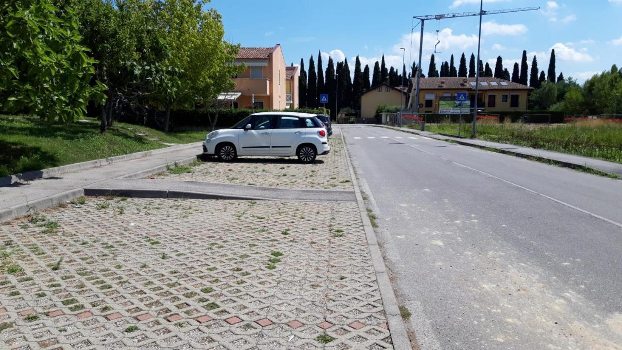 Nuova Casa Al Lago Con Piscina Desenzano del Garda Luaran gambar