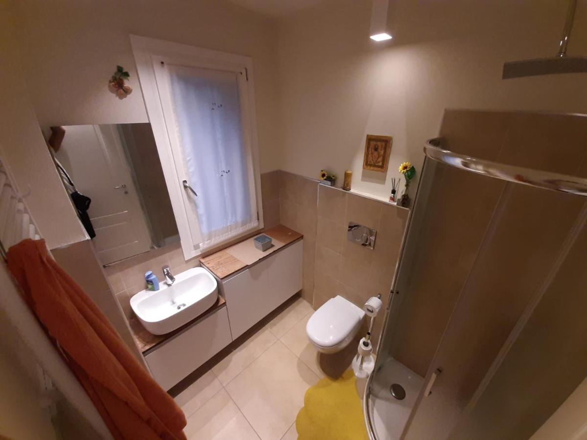 Nuova Casa Al Lago Con Piscina Desenzano del Garda Luaran gambar